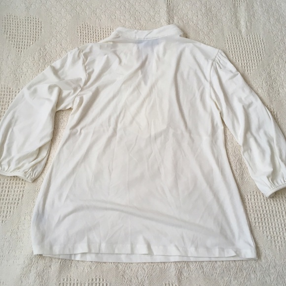 White ruffled blouse - Picture 3 of 4